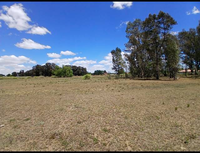 8,094M² VACANT LAND FOR SALE IN RIVERSDALE